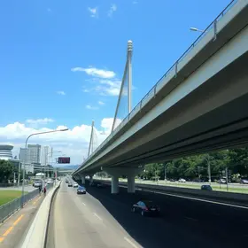 Serviços de lançamento de vigas de viaduto